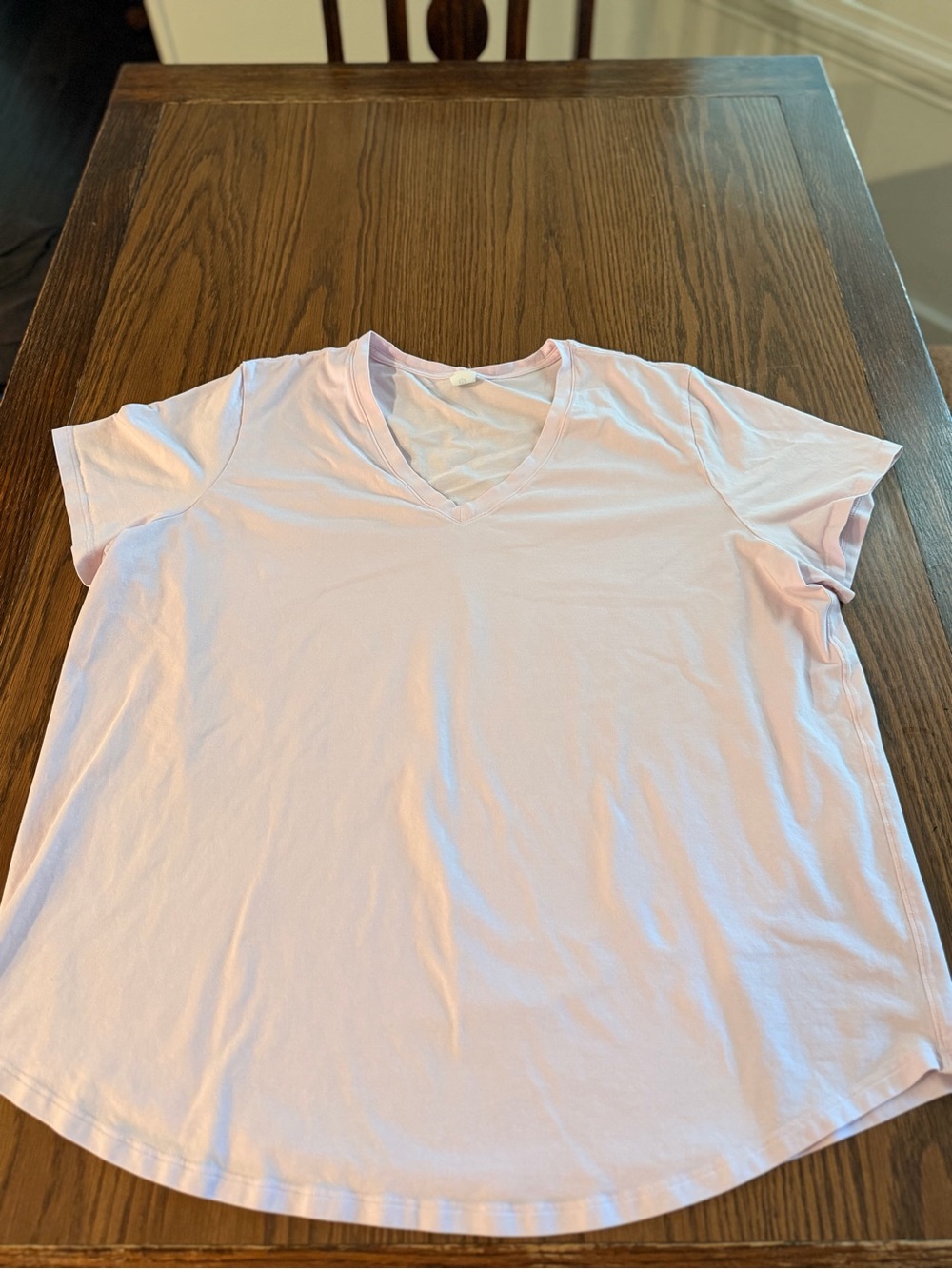 lululemon athletica V-neck Tee in Pale Pink